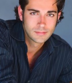 Zachary Levi: Born the Eight of Hearts!