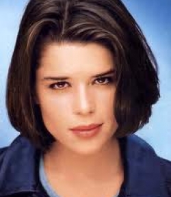 Neve Campbell: Born the Six of Diamonds!